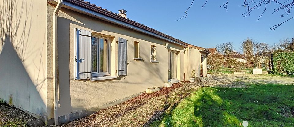 Maison traditionnelle 4 pièces de 96 m² à Roches-Prémarie-Andillé (86340)