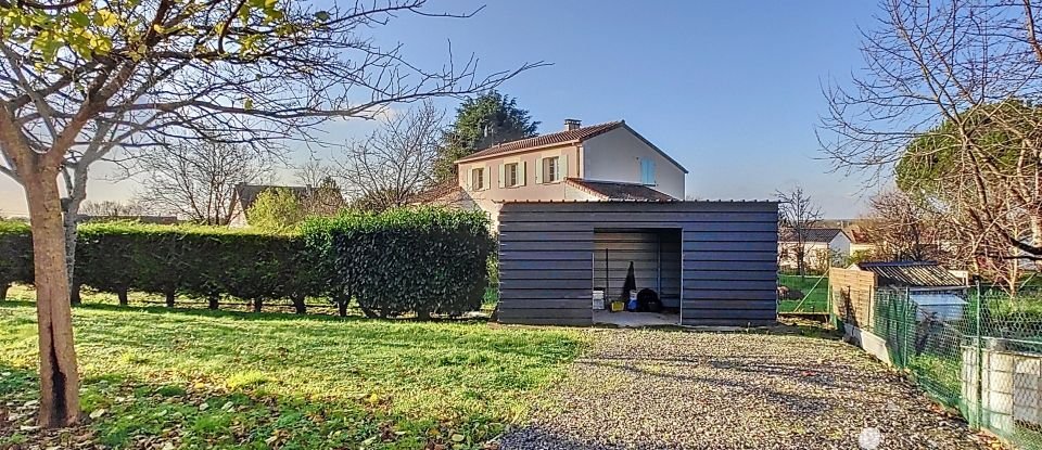 Maison traditionnelle 4 pièces de 96 m² à Roches-Prémarie-Andillé (86340)