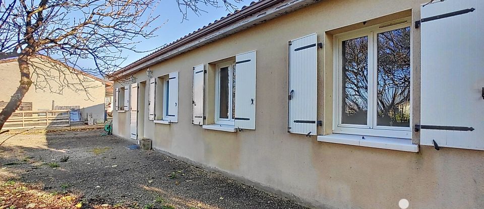 Maison traditionnelle 4 pièces de 96 m² à Roches-Prémarie-Andillé (86340)