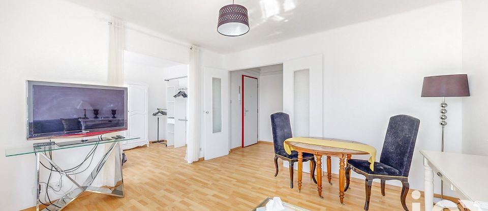 Apartment 4 rooms of 70 m² in Pertuis (84120)