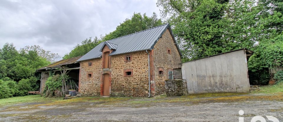 Farm 6 rooms of 132 m² in Laubrières (53540)