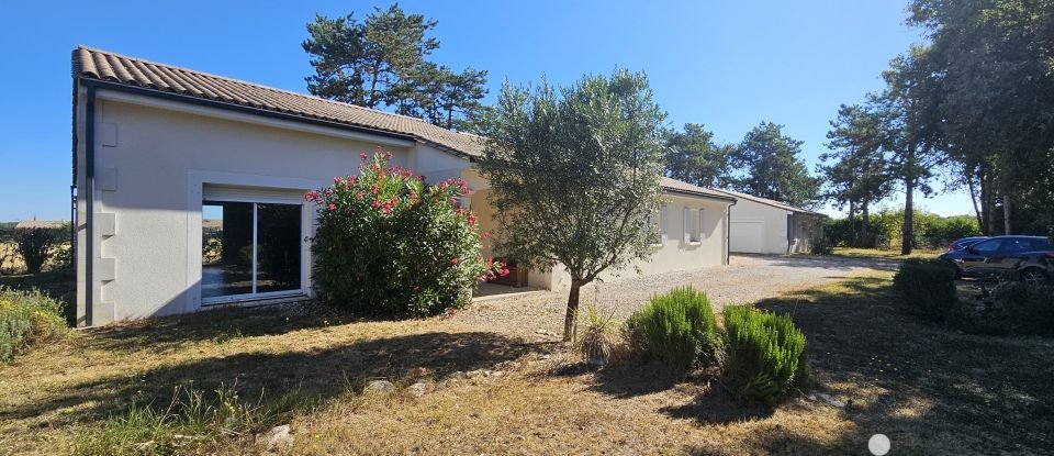 Traditional house 6 rooms of 154 m² in Puyréaux (16230)