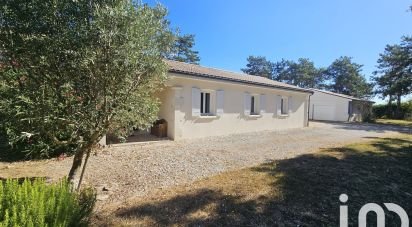 Maison traditionnelle 6 pièces de 154 m² à Puyréaux (16230)