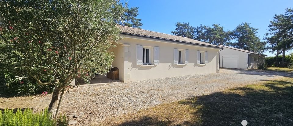 Traditional house 6 rooms of 154 m² in Puyréaux (16230)