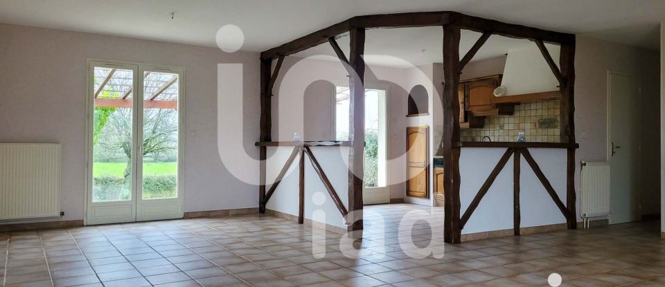 Traditional house 4 rooms of 100 m² in Huriel (03380)