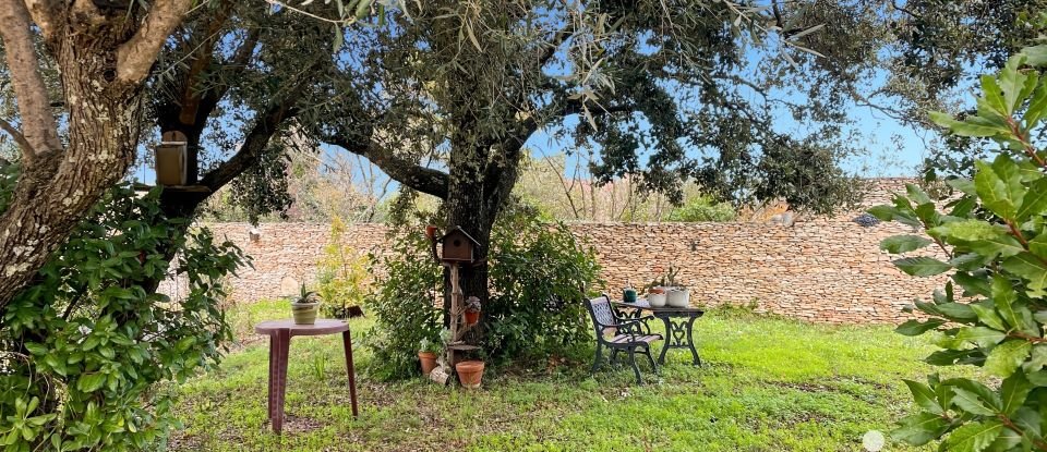 Maison traditionnelle 7 pièces de 158 m² à Nîmes (30900)