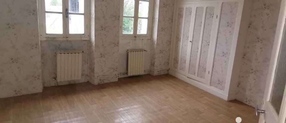 House 4 rooms of 73 m² in Bussière-Dunoise (23320)