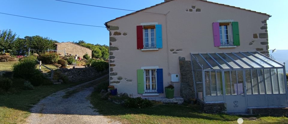 Country house 12 rooms of 365 m² in Le Poët-Célard (26460)