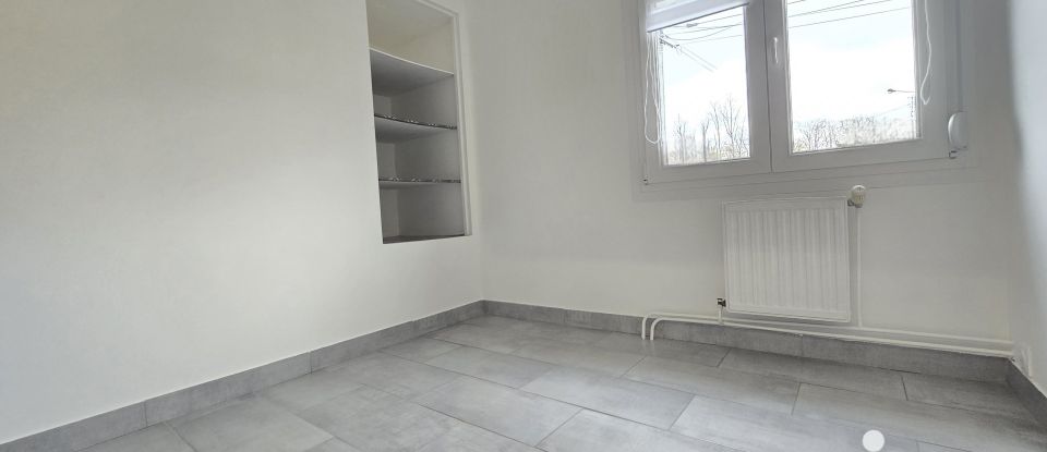 House 5 rooms of 85 m² in Floing (08200)