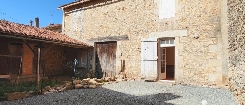 Village house 6 rooms of 165 m² in Saint-Laurent-de-Céris (16450)