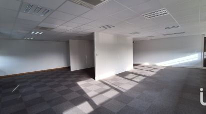 Offices of 148 m² in - (69280)