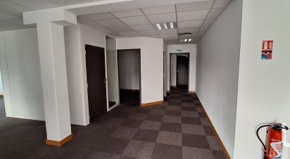 Offices of 148 m² in - (69280)