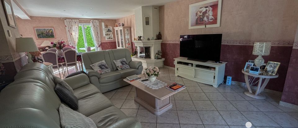 House 6 rooms of 160 m² in Dormelles (77130)