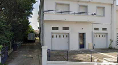 Building in Eysines (33320) of 376 m²