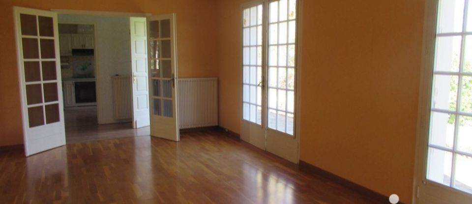 Traditional house 4 rooms of 88 m² in Saint-Hilaire-les-Places (87800)