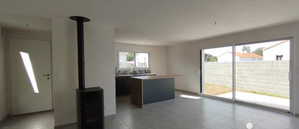 Maison 4 pièces de 102 m² à Essarts en Bocage (85140)