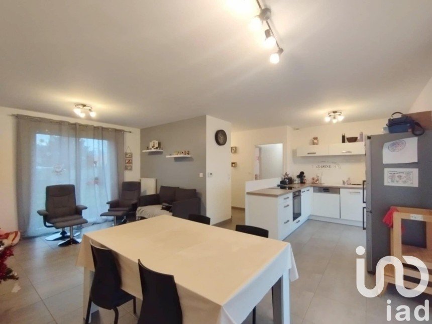 Maison 4 pièces de 86 m² à Saint-Martin-des-Noyers (85140)