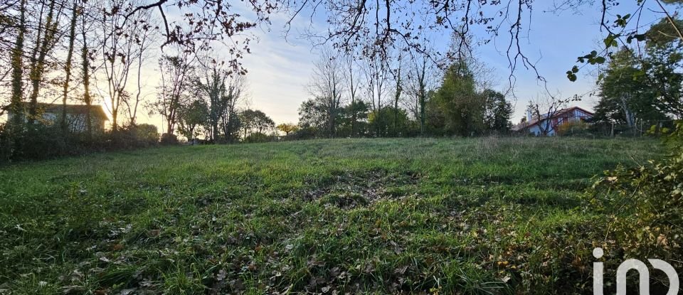 Terrain de 1 527 m² à Amendeuix-Oneix (64120)