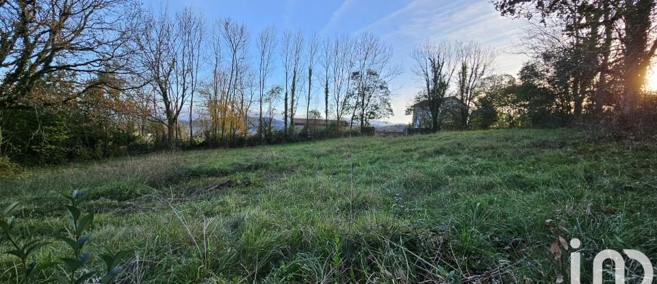 Terrain de 1 527 m² à Amendeuix-Oneix (64120)