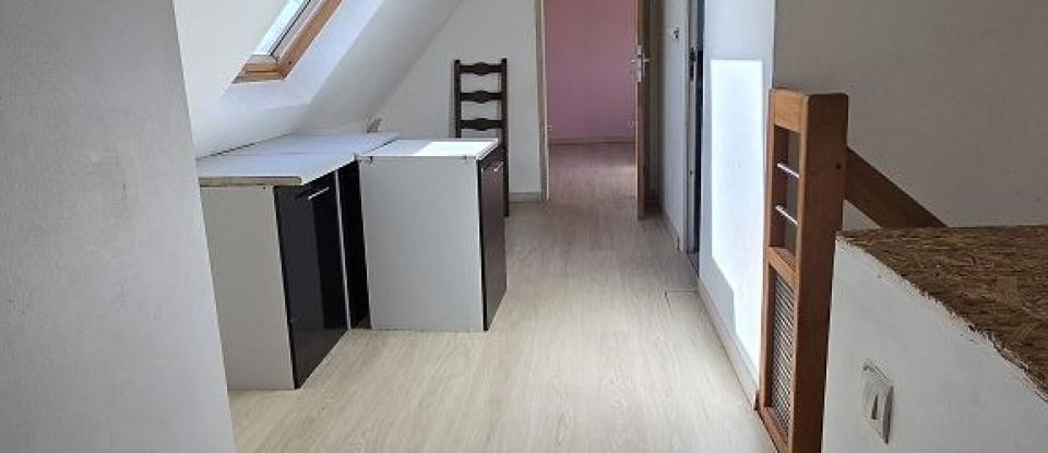 Maison 7 pièces de 130 m² à Lanmérin (22300)