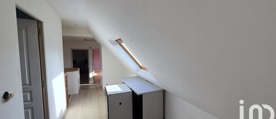 Maison 7 pièces de 130 m² à Lanmérin (22300)