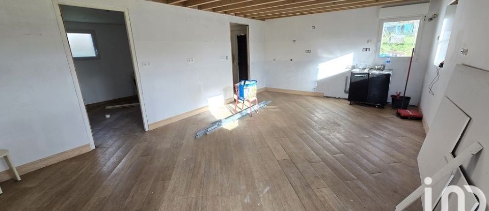 Maison 7 pièces de 130 m² à Lanmérin (22300)