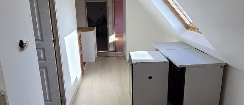 Maison 7 pièces de 130 m² à Lanmérin (22300)