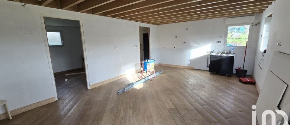 Maison 7 pièces de 130 m² à Lanmérin (22300)