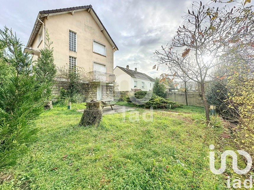 Maison traditionnelle 4 pièces de 105 m² à Louvres (95380)