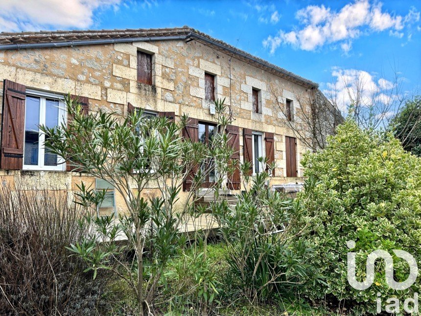 Maison traditionnelle 4 pièces de 98 m² à Boscamnant (17360)