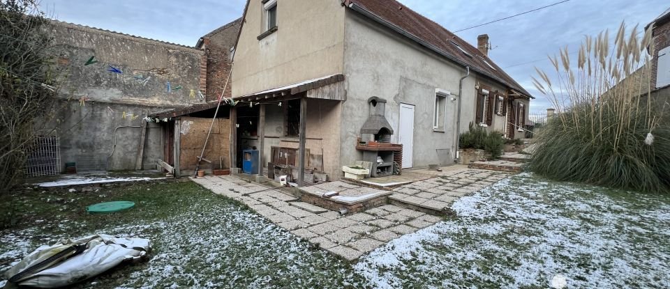 Maison de village 7 pièces de 158 m² à Bazoches-sur-le-Betz (45210)