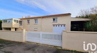 Maison 7 pièces de 169 m² à Chantonnay (85110)