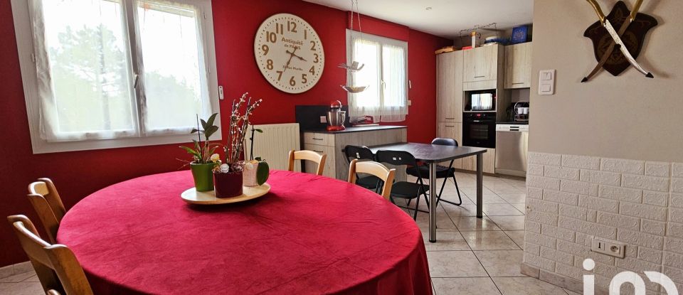 Maison 7 pièces de 169 m² à Chantonnay (85110)