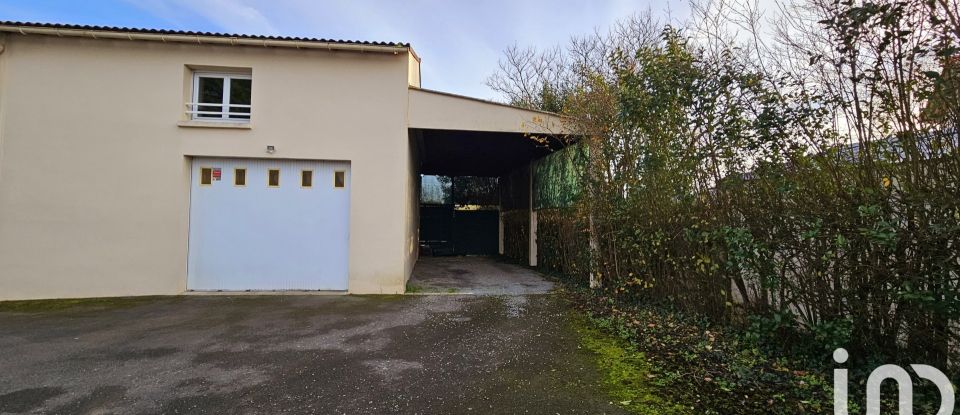 Maison 7 pièces de 169 m² à Chantonnay (85110)