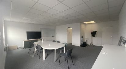 Offices of 82 m² in Saint-Jacques-de-la-Lande (35136)