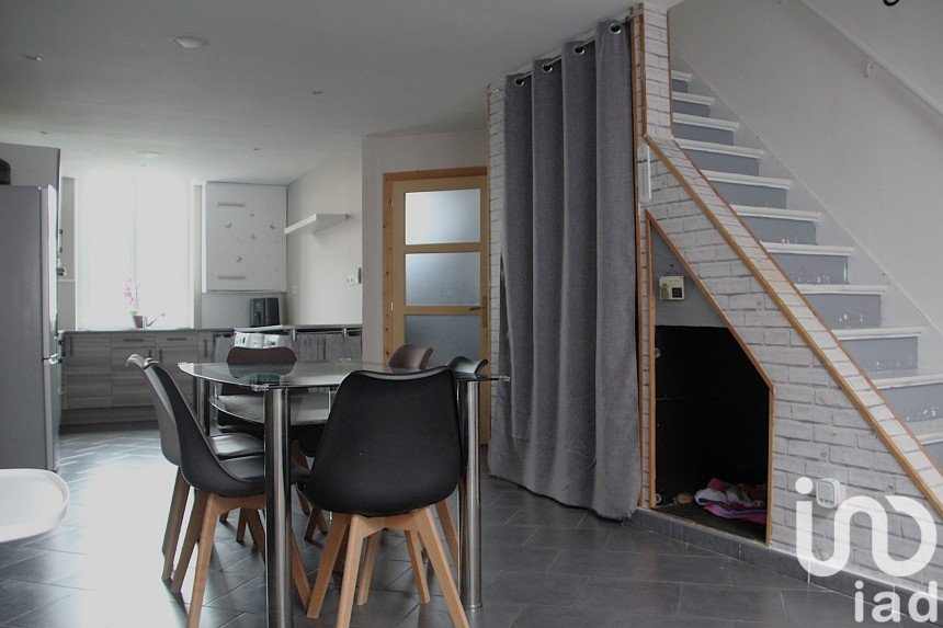 Town house 5 rooms of 102 m² in Comines (59560)