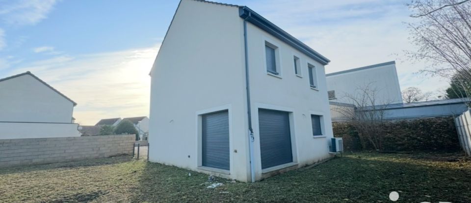 Maison 5 pièces de 103 m² à Guignes (77390)