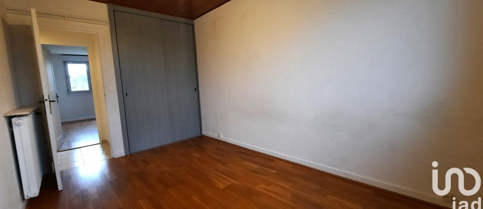 Appartement 4 pièces de 76 m² à Sainte-Geneviève-des-Bois (91700)