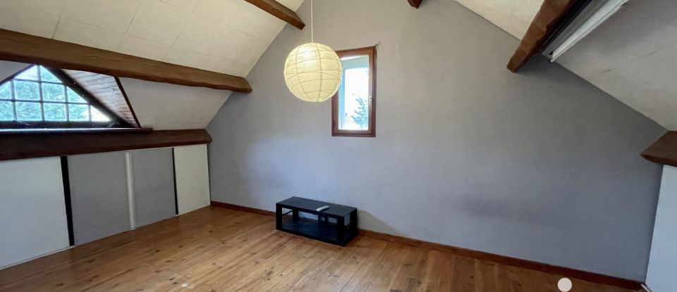 Traditional house 7 rooms of 180 m² in Saint-Germain-lès-Arpajon (91180)