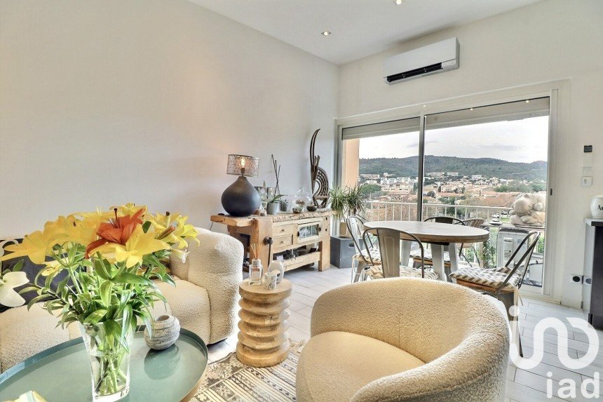 Apartment 3 rooms of 62 m² in La Ciotat (13600)