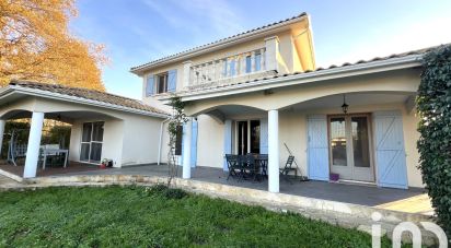 Maison traditionnelle 6 pièces de 160 m² à Ambarès-et-Lagrave (33440)