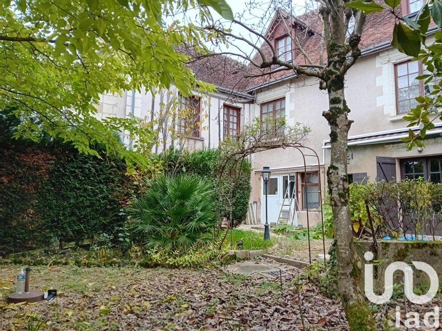 Immeuble de 2 300 m² à Chenonceaux (37150)