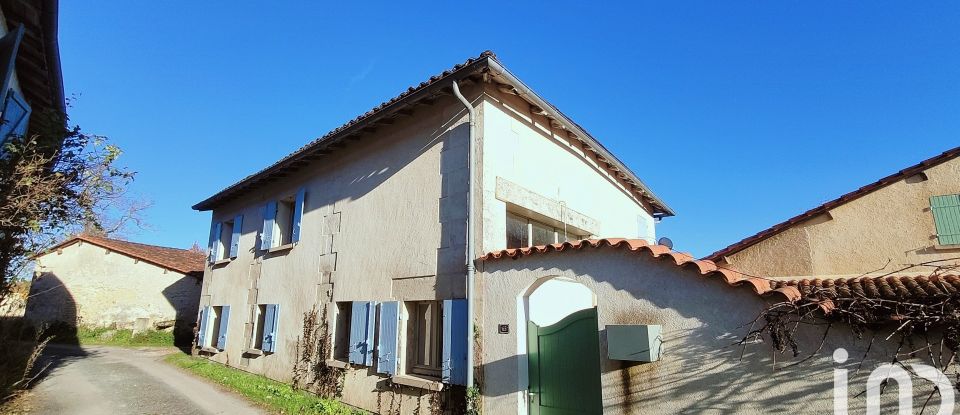 Traditional house 6 rooms of 135 m² in Bonnes (16390)