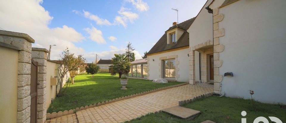 Maison 10 pièces de 340 m² à Favrieux (78200)