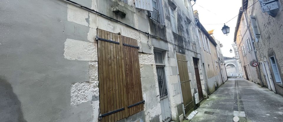 Immeuble de 400 m² à Ruffec (16700)