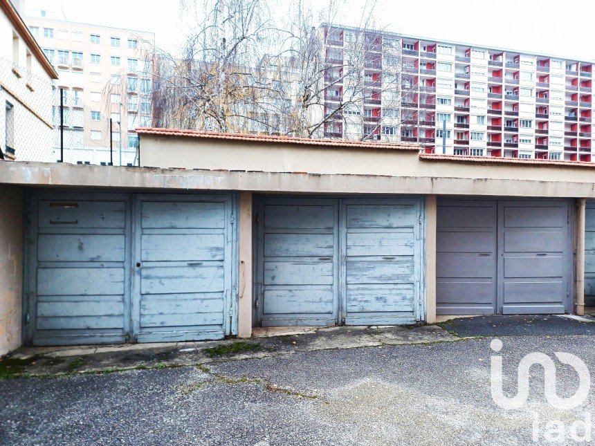 Parking/garage/box de 15 m² à Saint-Étienne (42000)