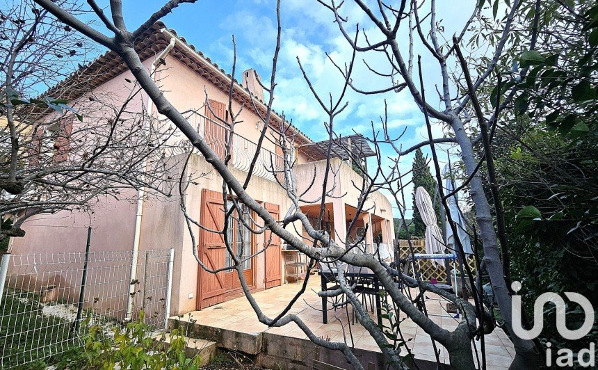 House 8 rooms of 198 m² in Le Pradet (83220)