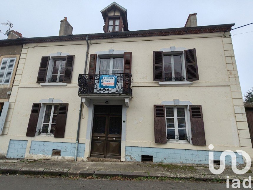 House 6 rooms of 137 m² in Saint-Gérand-le-Puy (03150)