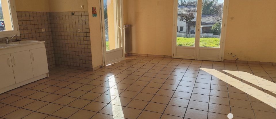 Maison 4 pièces de 78 m² à Saint-Christophe (16420)