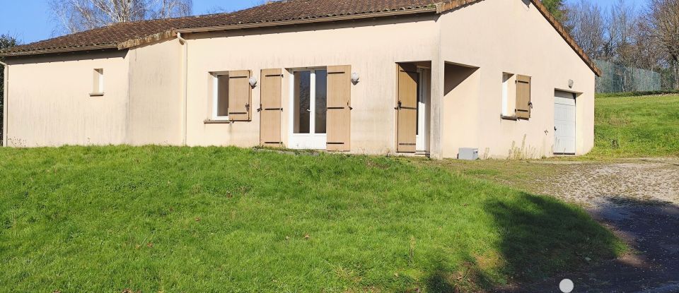 Maison 4 pièces de 78 m² à Saint-Christophe (16420)